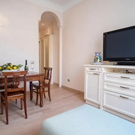 Noliday Riviera Luxury Sea Flat شقة