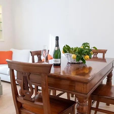 Noliday Riviera Luxury Sea Flat * Noli